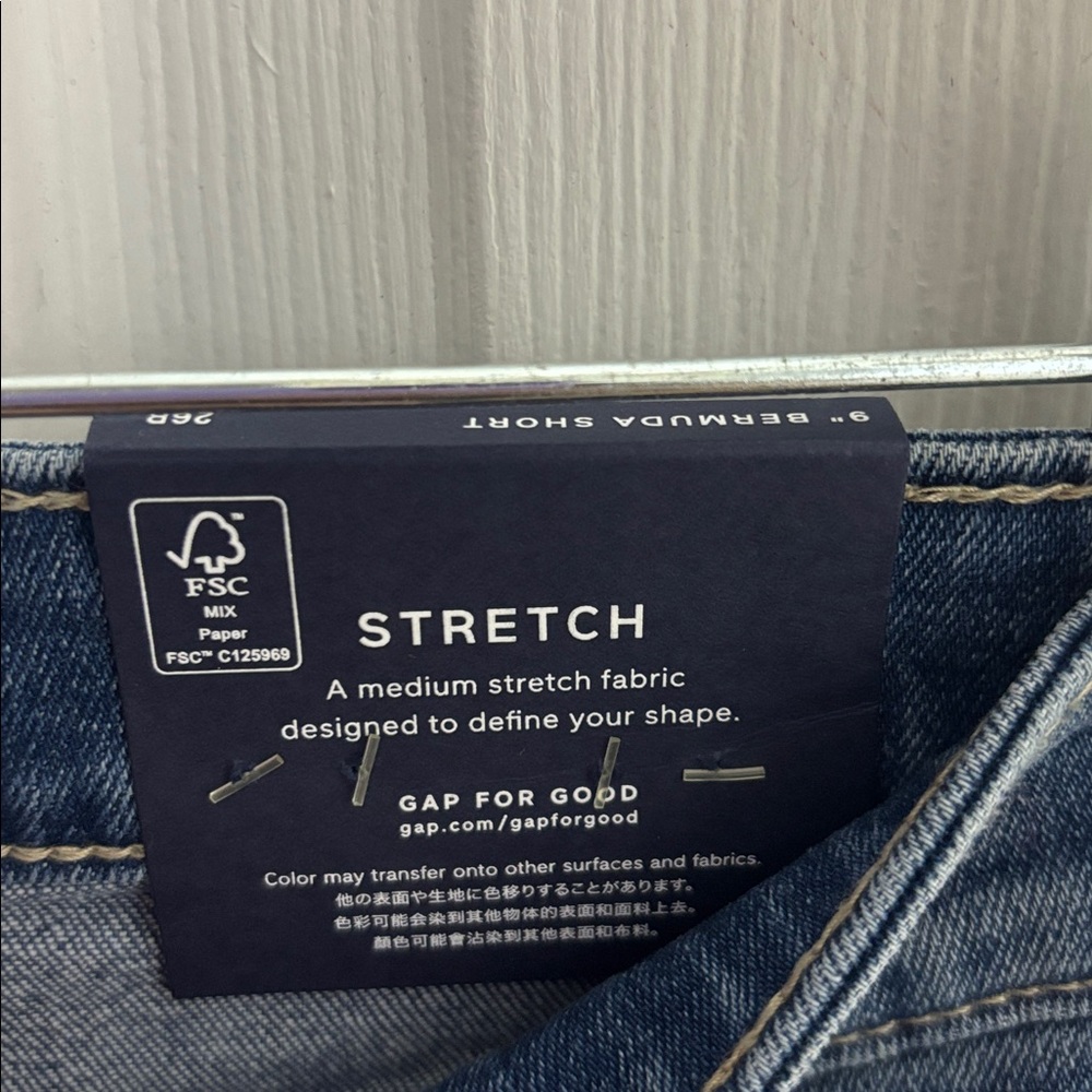 New NWT GAP Mid Rise Bermuda Blue Distressed Denim Shorts Sz 26 Regular Stretch - Picture 7 of 8